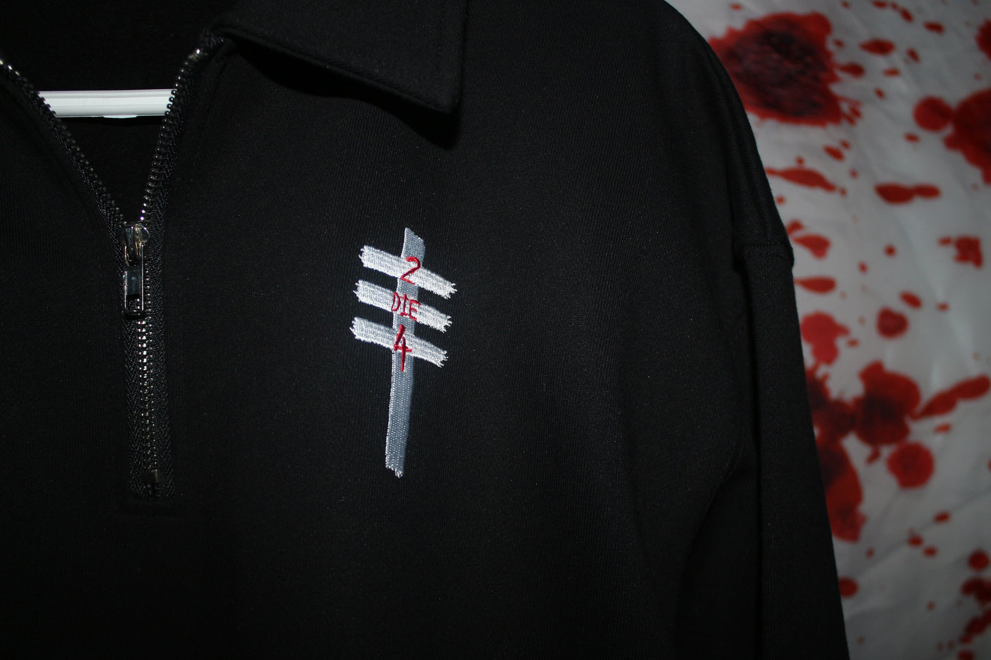 bloody ¼ zipper